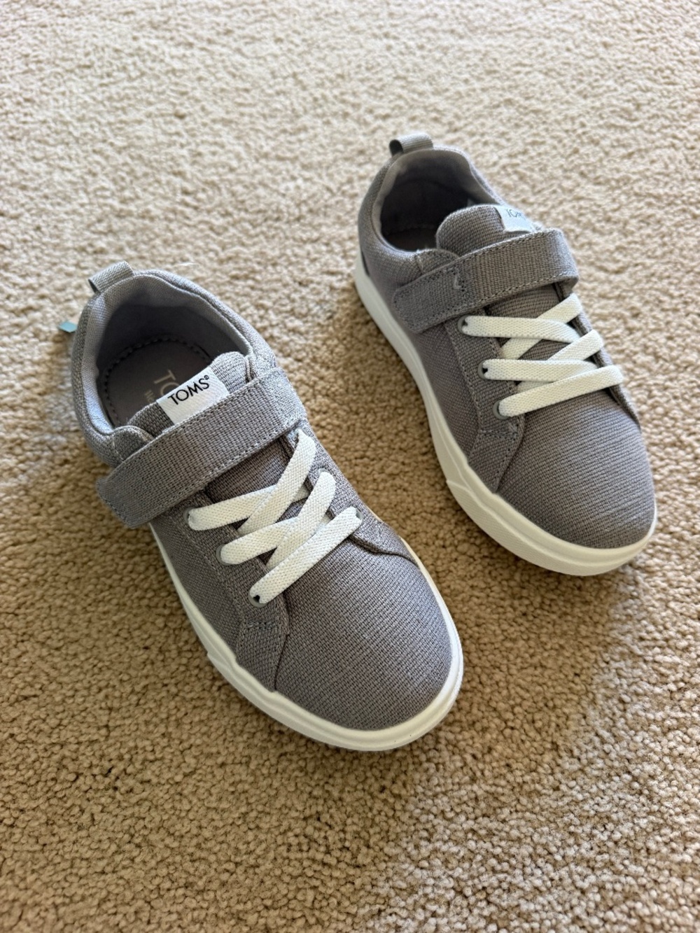 NWT & BOX Toms Gray Cruz Lace-Up Size Y13